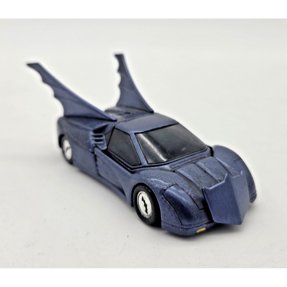 CORGI CLASSICS BATMAN BATMOBILE 2000 BMBV2 DC COMICS CAR MODEL 77308 1:43